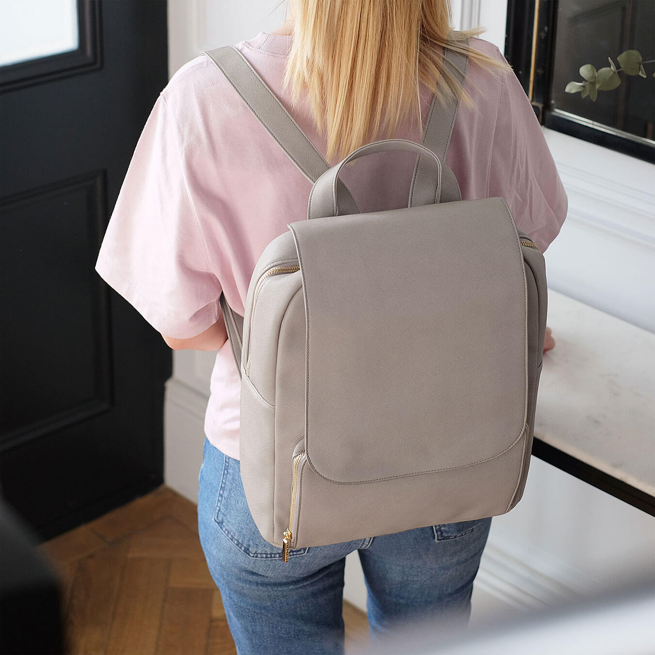 Taupe