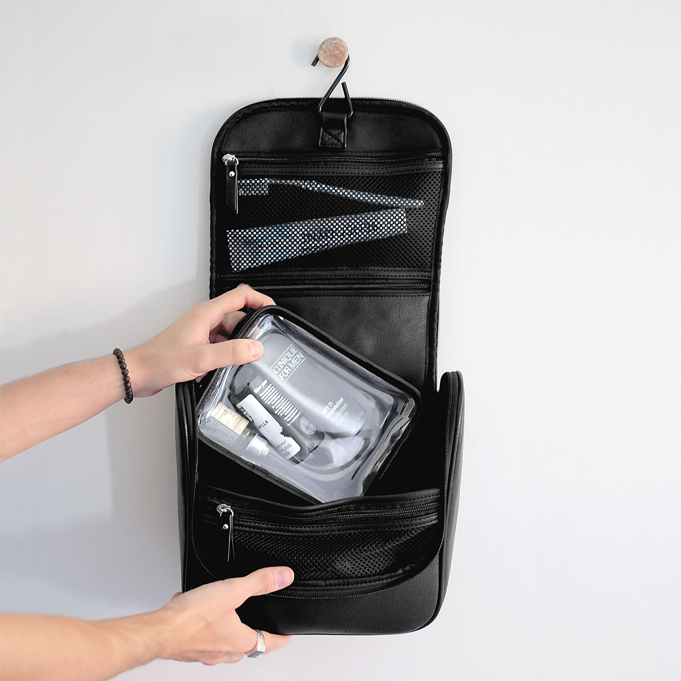 Black hanging outlet toiletry bag